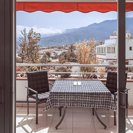 Stunning Apartment In Puerto De La Cruz With Outdoor Swimming Pool, Wifi And 1 Bedrooms *